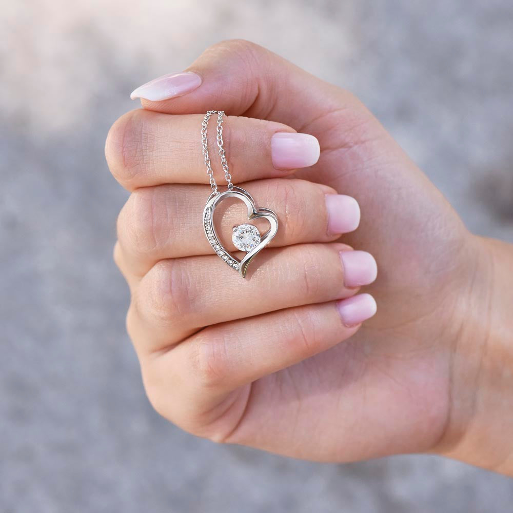 To My Girlfriend – Forever Grateful Necklace: A Timeless Keepsake of Love and Appreciation
